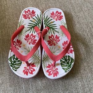 Sun & Sky thong sandals Size 11-12 NWOT